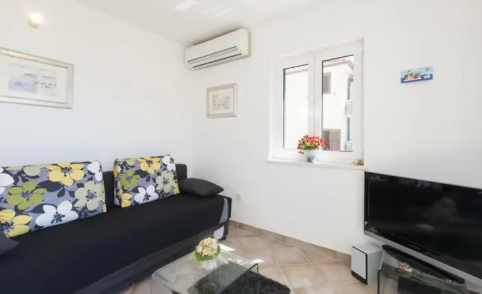 Hana's Eyes Hvar Town