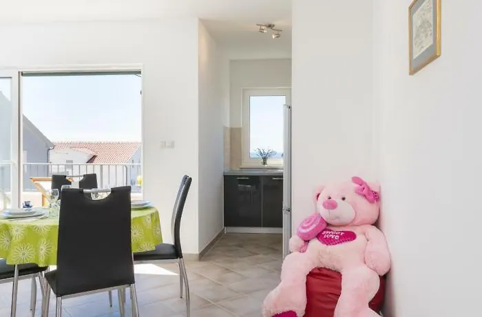 Hana's Eyes * Hvar Town